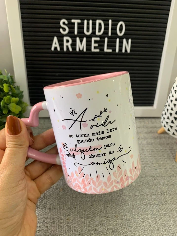 Caneca Cerâmica Alça Coração Rosa