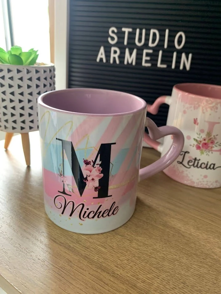 Caneca Cerâmica Alça Coração Rosa