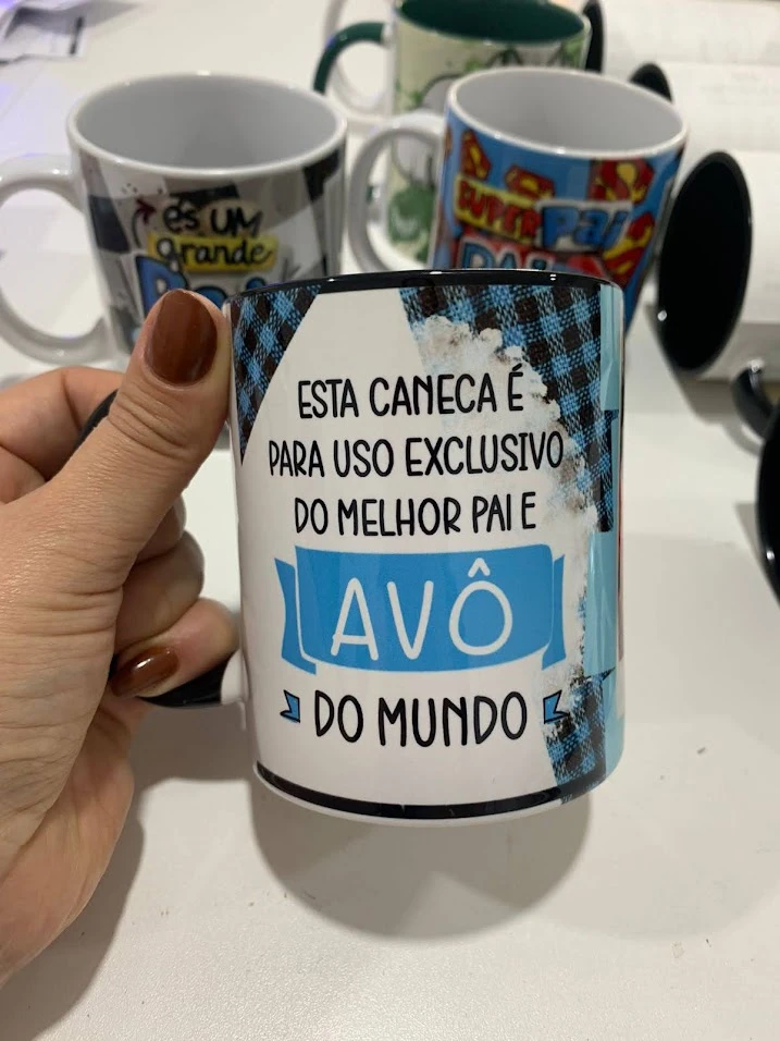 Caneca de Cerâmica Alça e Interior Preto Melhor Avô do Mundo